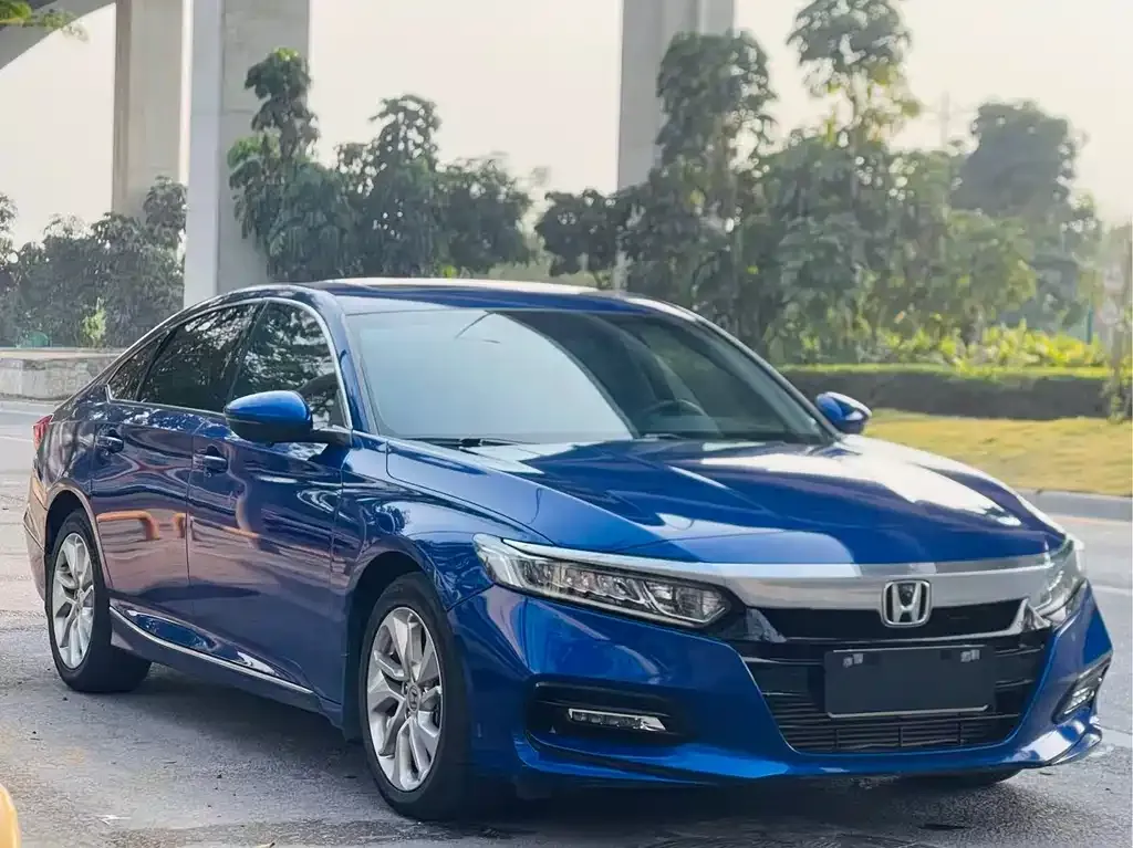 Honda Accord — фото 10