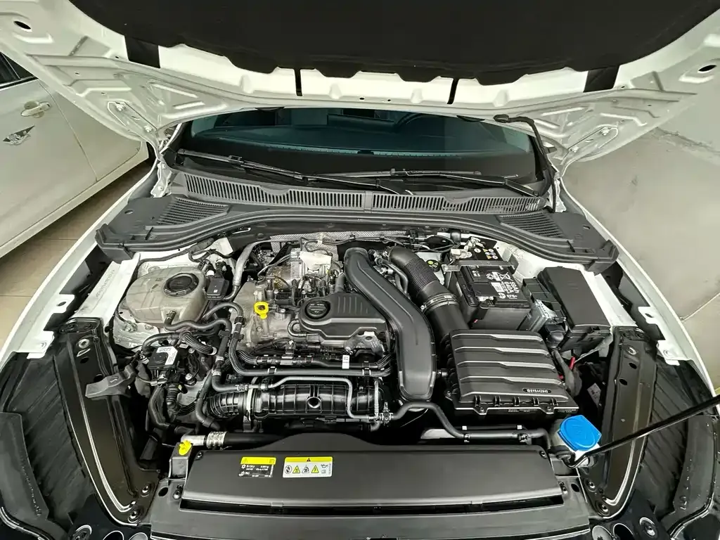 Volkswagen Sagitar 2024 из CN, фото 3
