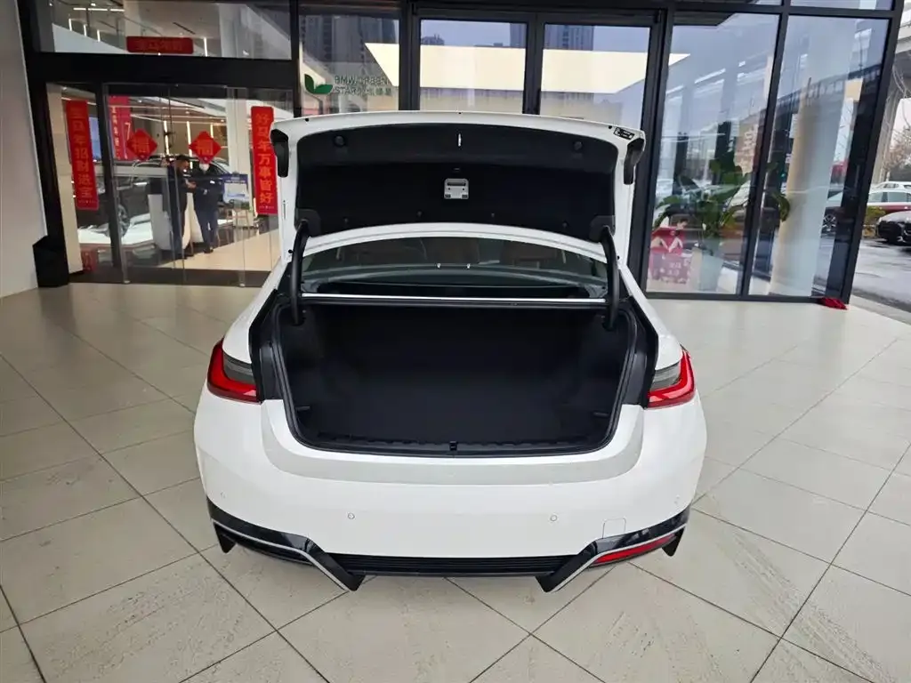 BMW i3 2024 из CN, фото 2