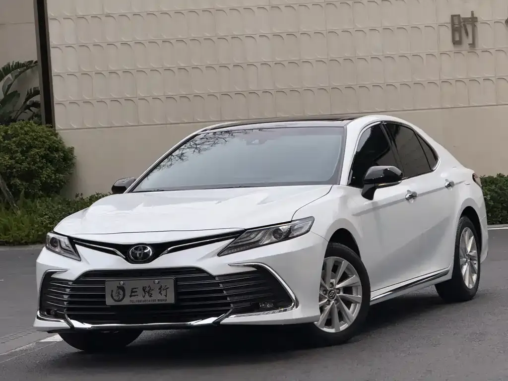 Toyota Camry 2023 из CN, фото 1