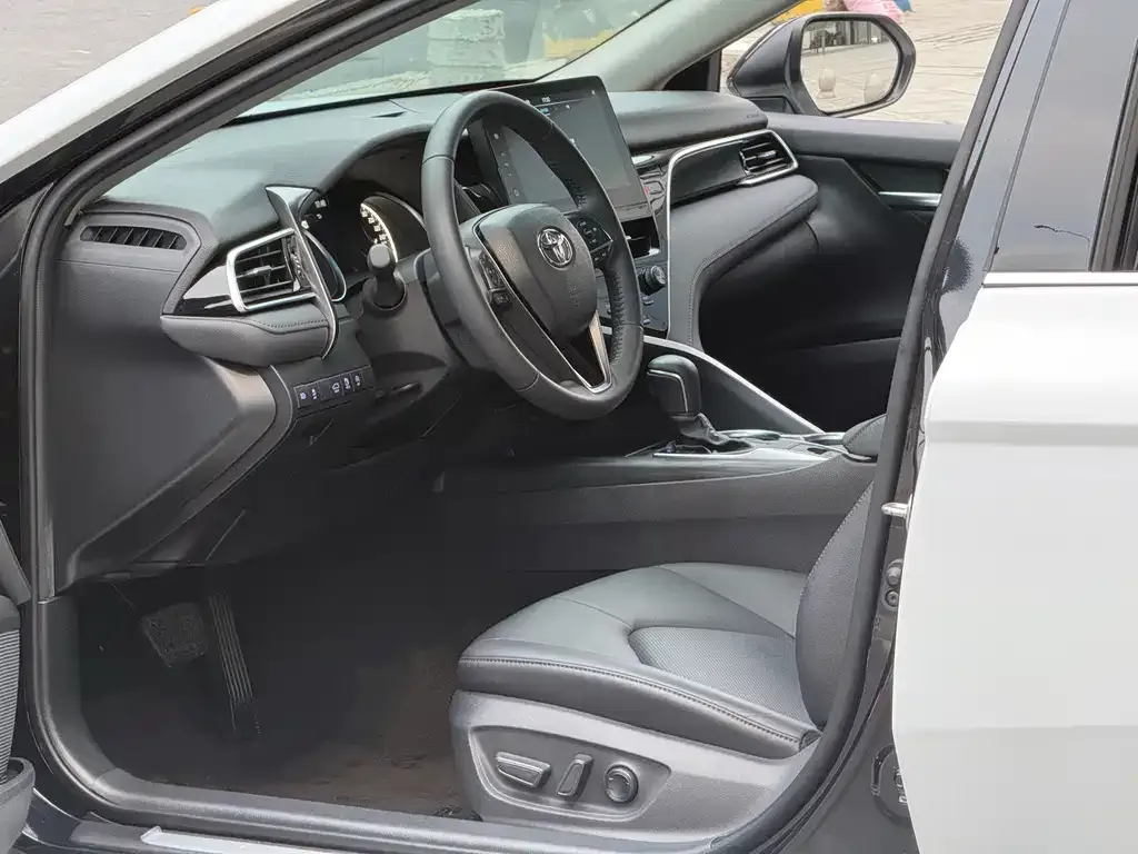 Toyota Camry 2023 из CN, фото 8