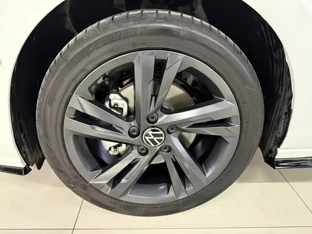 Volkswagen Golf 2024 из CN, фото 4