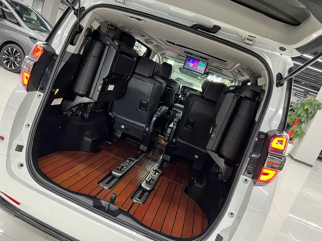Toyota Vellfire 2021 из CN, фото 8