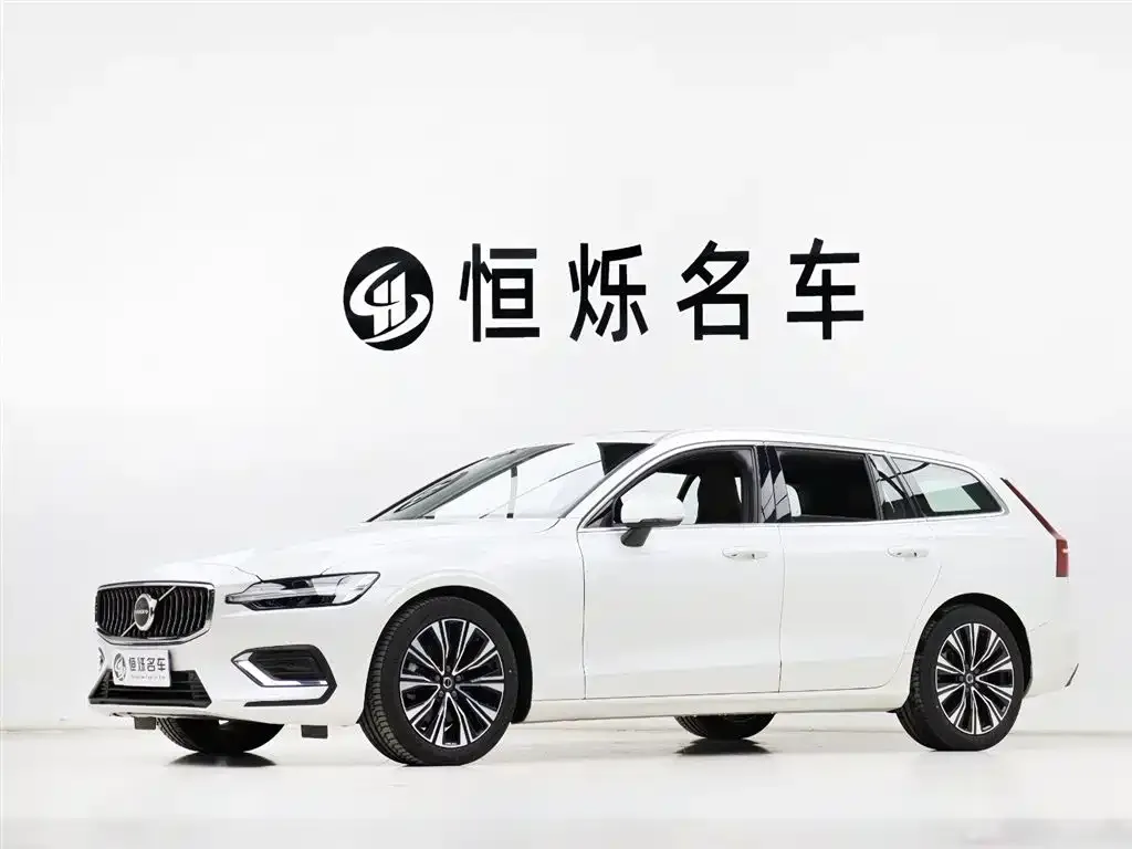 Volvo V60 2024 из CN, фото 1