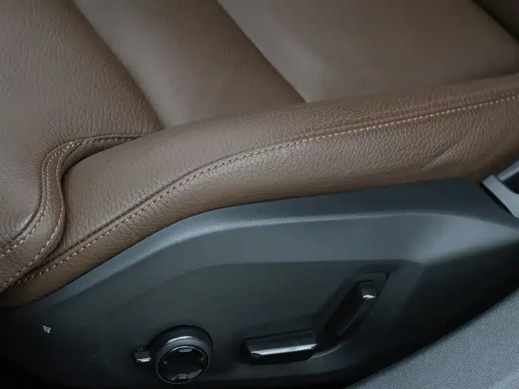 Volvo V60 2024 из CN, фото 6