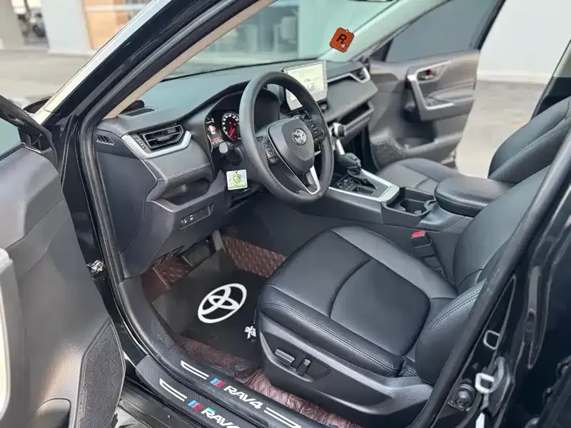Toyota RAV4 2024 из CN, фото 9