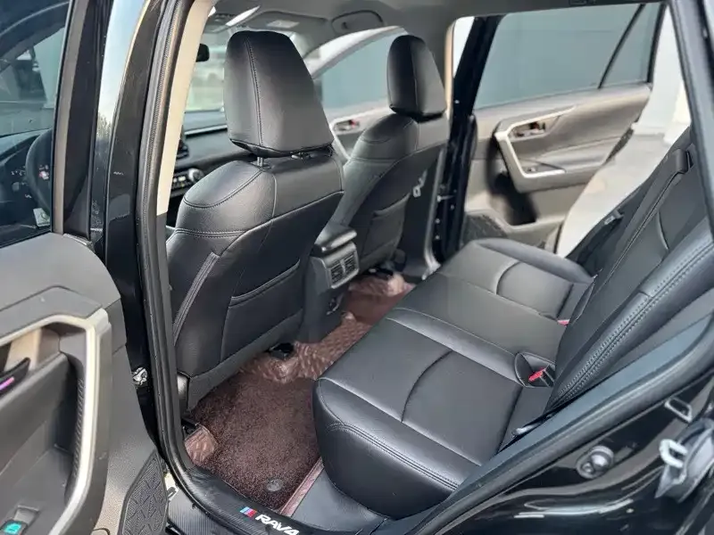 Toyota RAV4 2024 из CN, фото 5