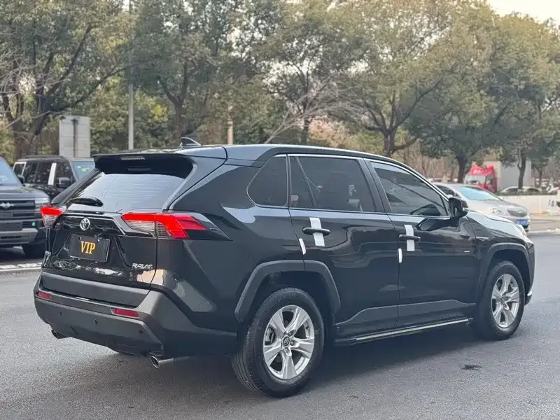 Toyota RAV4 2024 из CN, фото 4