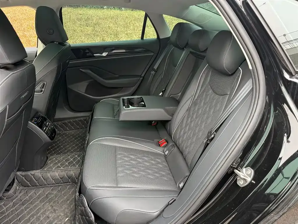 Volkswagen Magotan 2025 из CN, фото 7
