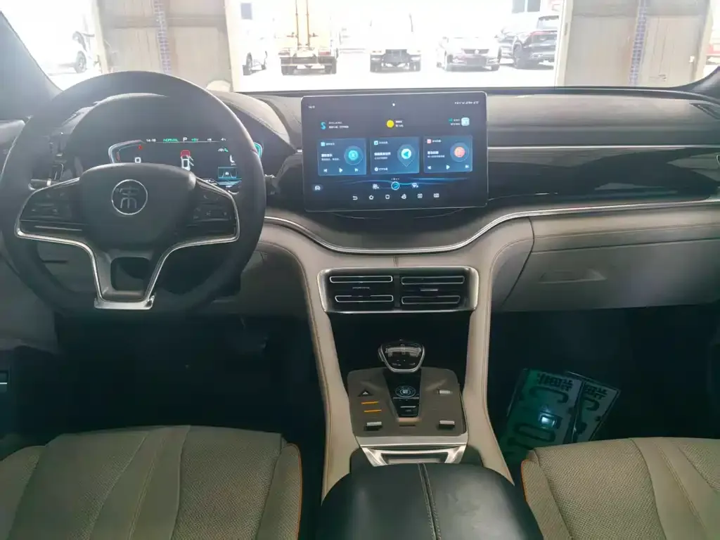 BYD PLUS New Energy — фото 3