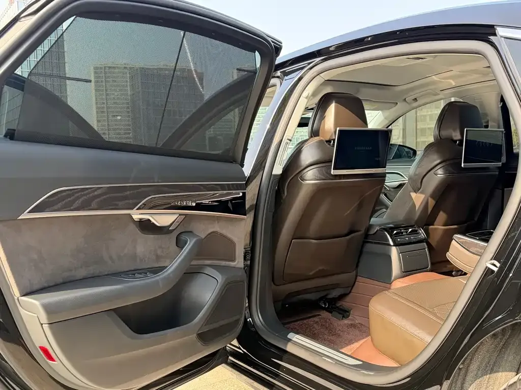 Audi A8 2021 из CN, фото 5