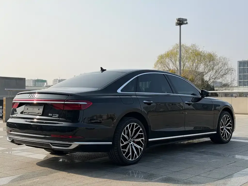 Audi A8 2021 из CN, фото 4