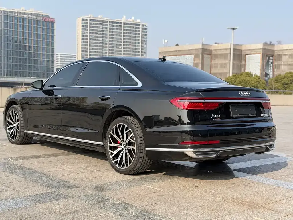 Audi A8 2021 из CN, фото 3