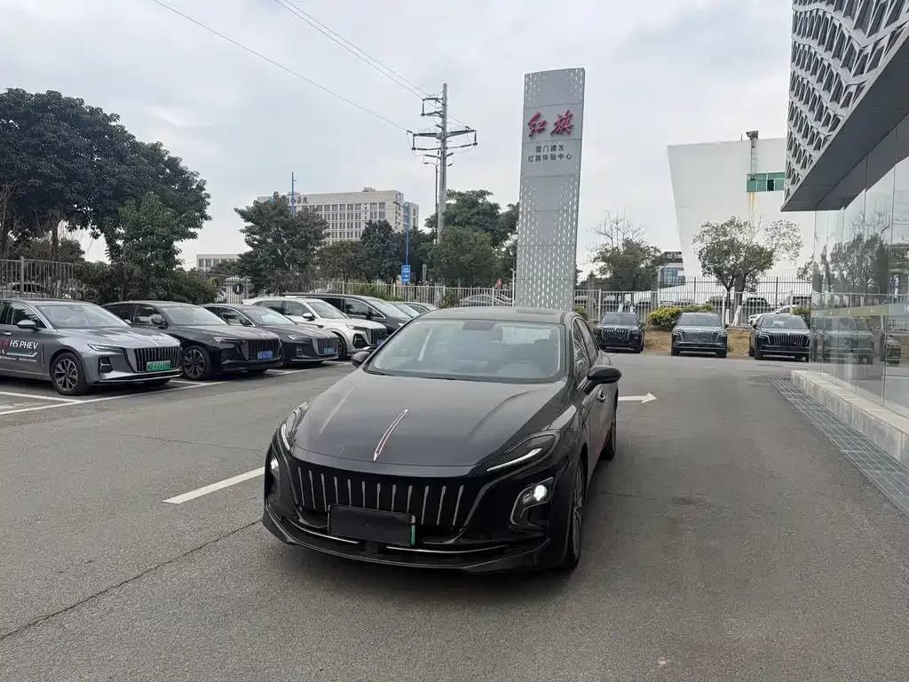 Hongqi E-QM5 — фото 1