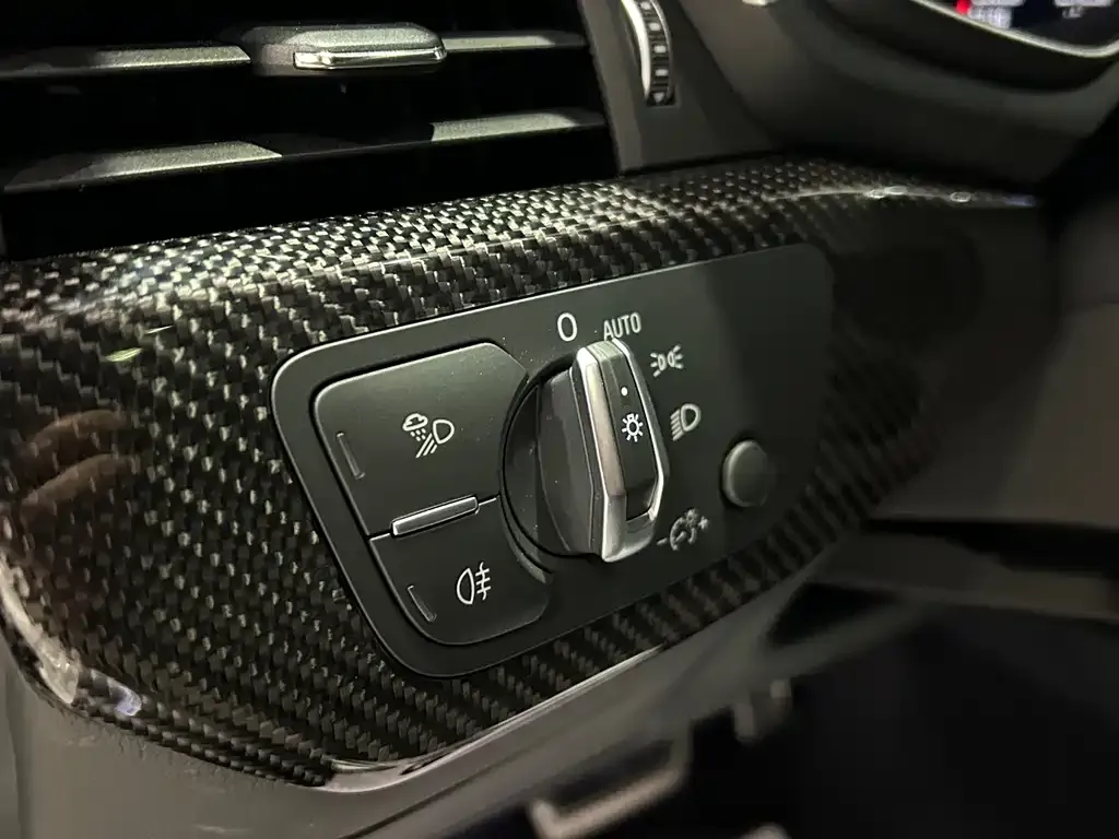 Audi A4L 2025 из CN, фото 3