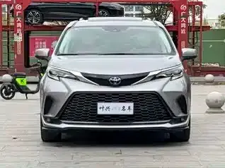 Toyota Granvia 2023 из CN, фото 10