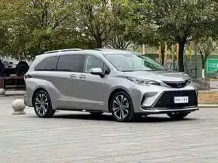 Toyota Granvia 2023 из CN, фото 3
