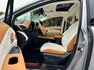 Toyota Granvia 2023 из CN, фото 7