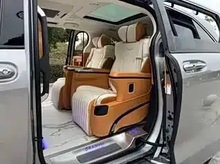 Toyota Granvia 2023 из CN, фото 4