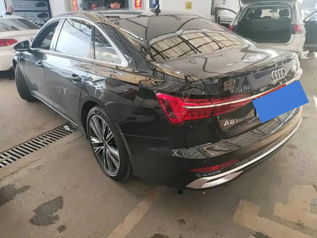 Audi A6L 2023 из CN, фото 2