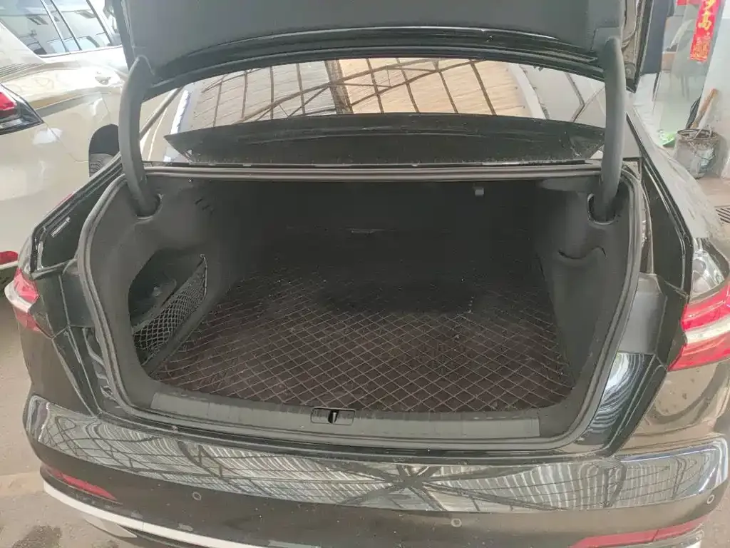 Audi A6L 2023 из CN, фото 6