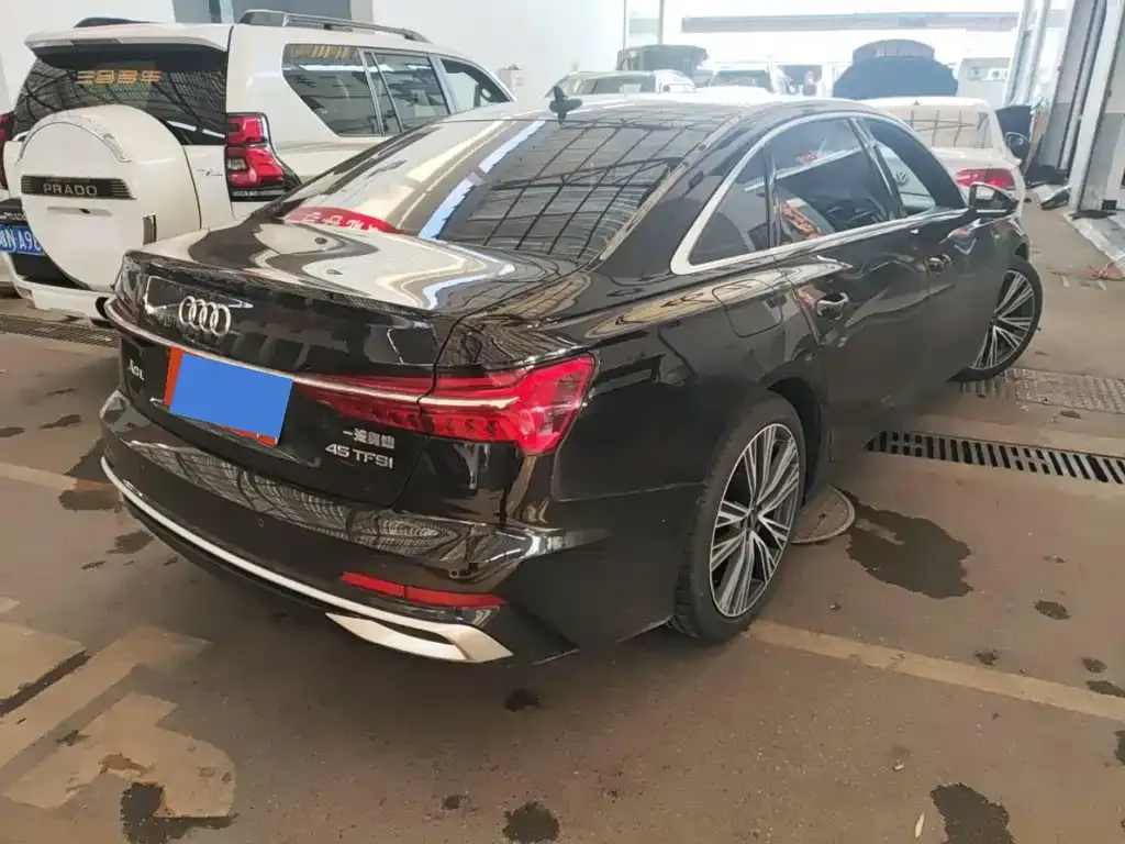 Audi A6L 2023 из CN, фото 5