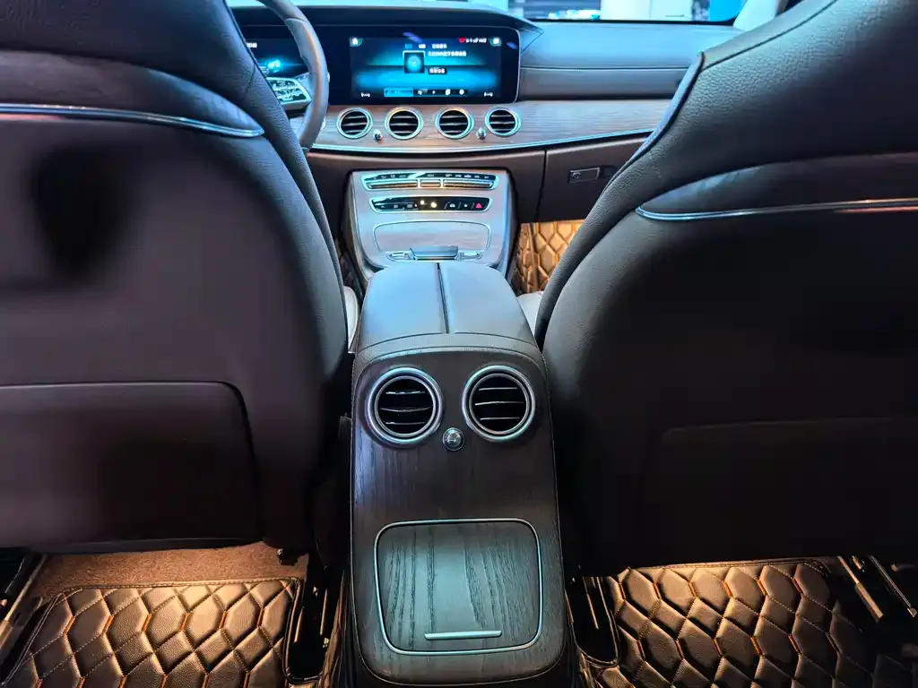 Mercedes-Benz E-Class 2023 из CN, фото 2