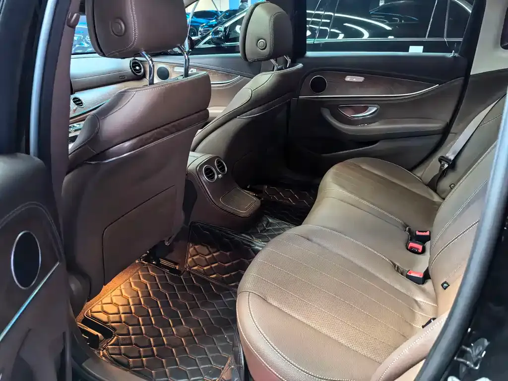 Mercedes-Benz E-Class 2023 из CN, фото 3