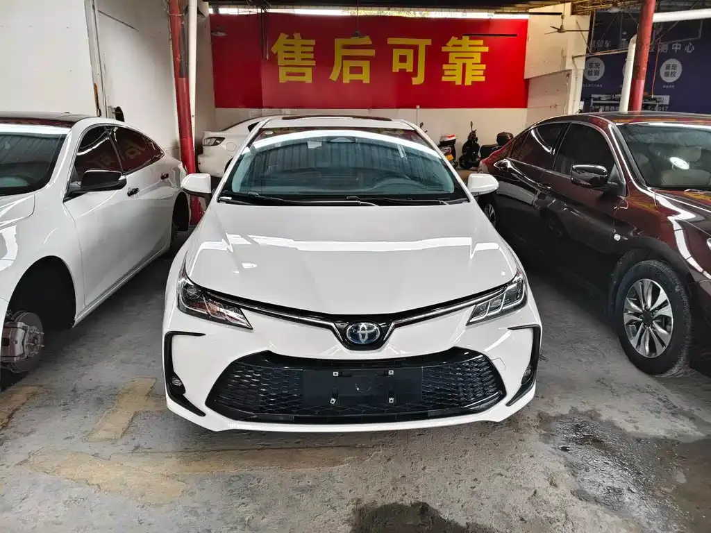 Toyota Corolla — фото 2