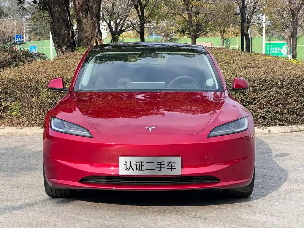 Tesla Model 3 — фото 9