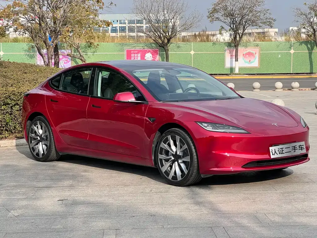Tesla Model 3 — фото 8