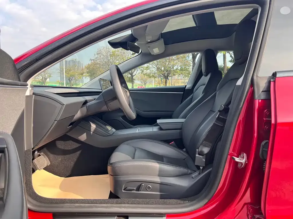 Tesla Model 3 — фото 2