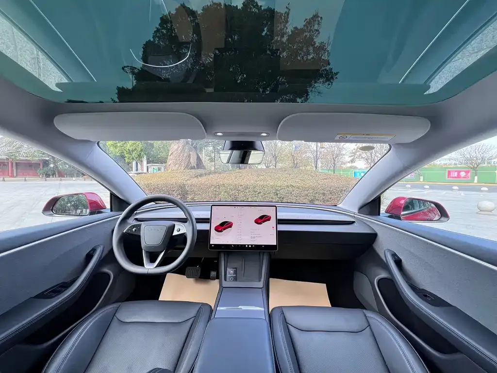 Tesla Model 3 — фото 7