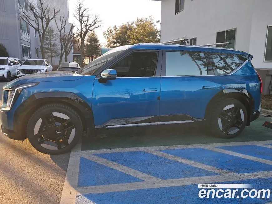 Kia EV9 2024 из KR, фото 2