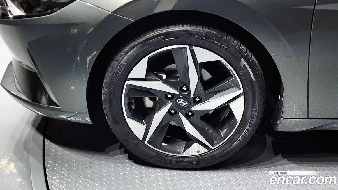 Hyundai AVANTE — фото 10