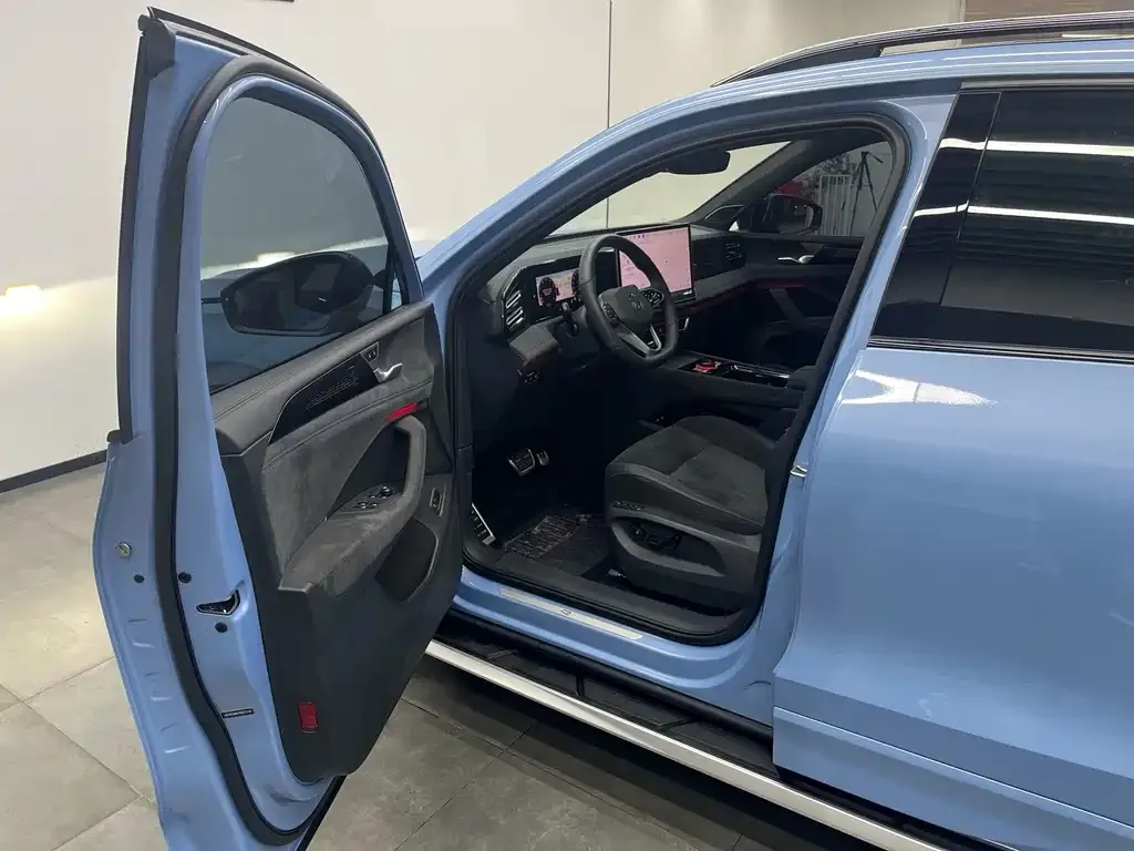 Volkswagen Tiguan L 2024 из CN, фото 5
