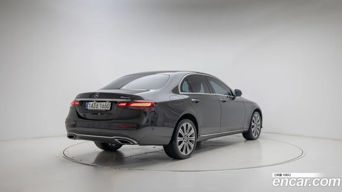 Mercedes-Benz E-Class 2023 из KR, фото 2