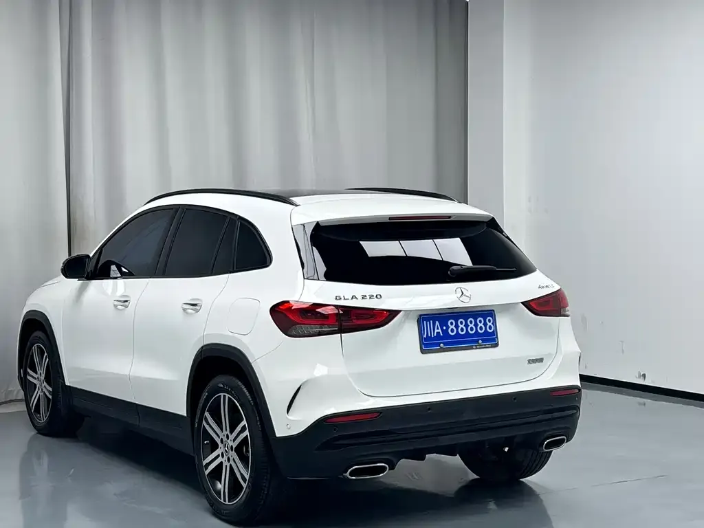 Mercedes-Benz GLA — фото 6