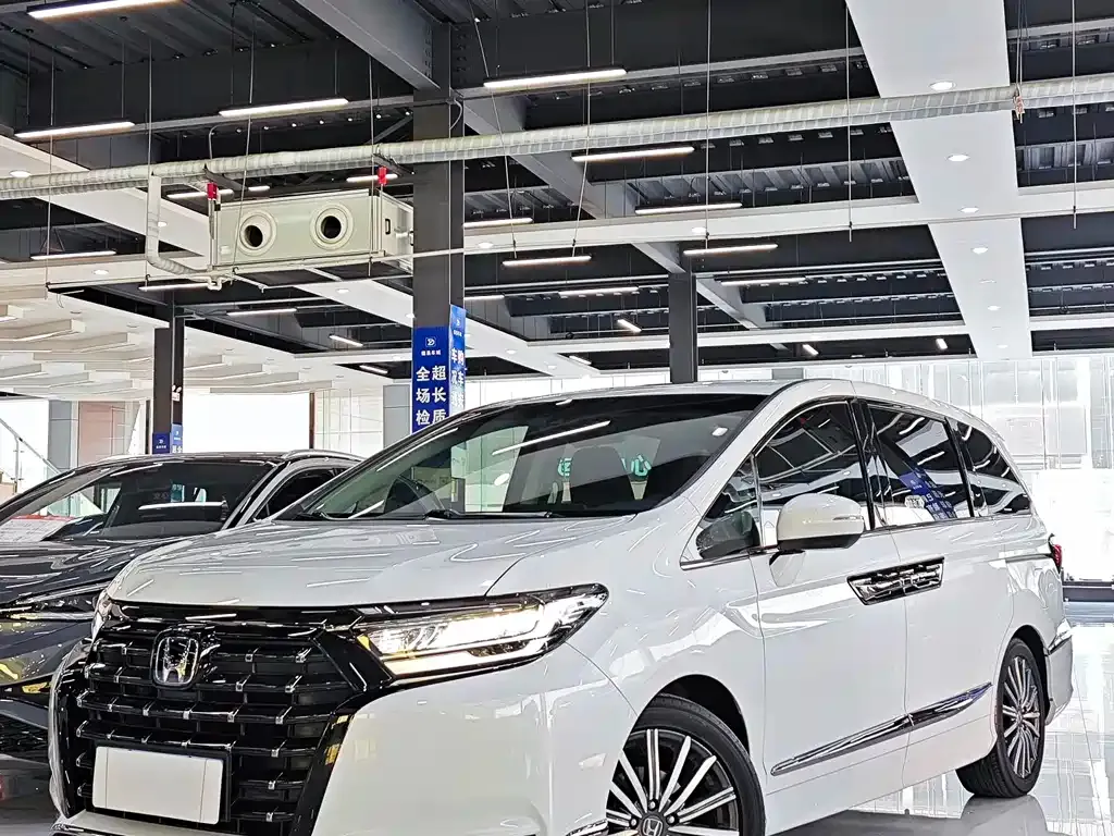 Honda Elysion 2023 из CN, фото 1