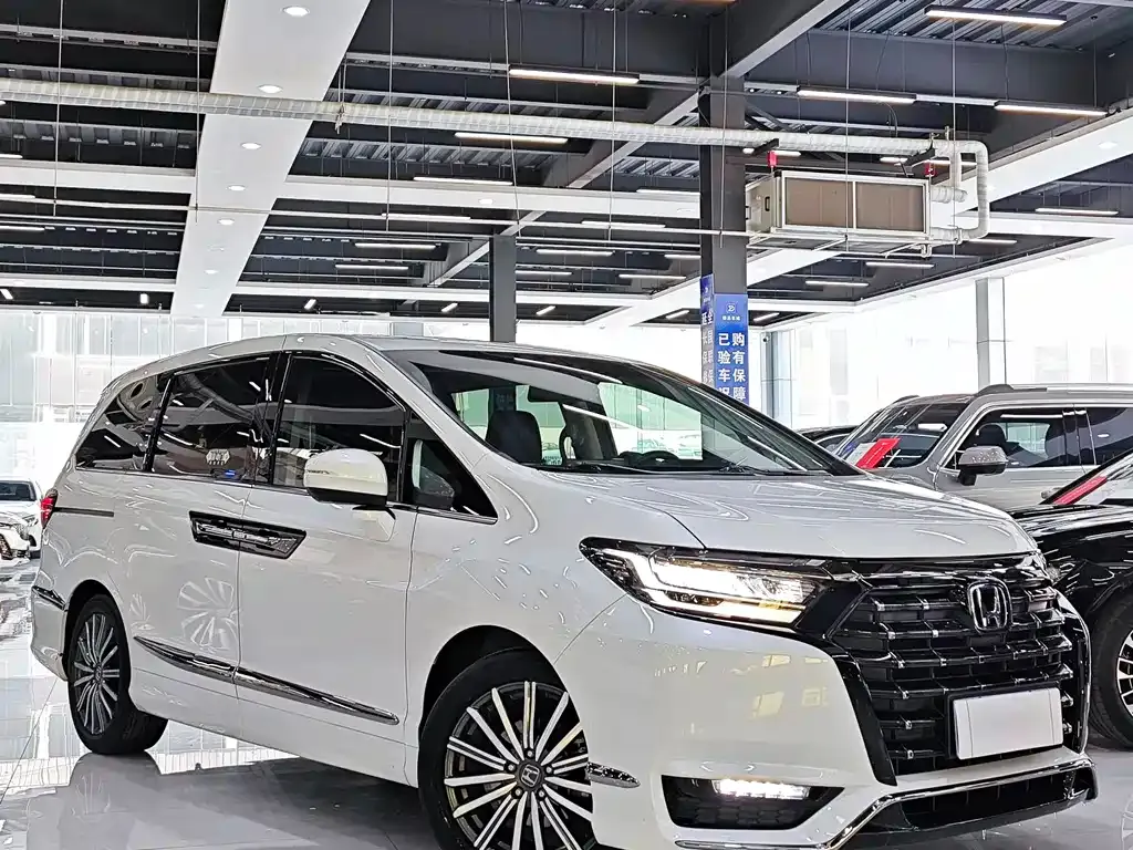 Honda Elysion 2023 из CN, фото 7