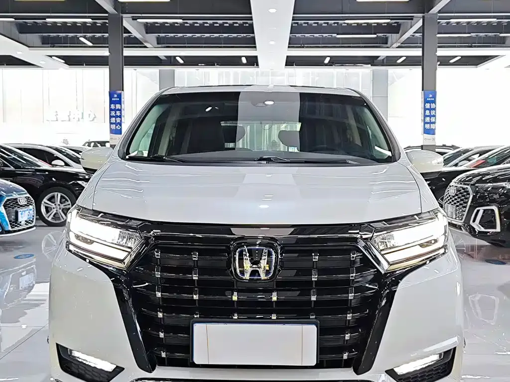 Honda Elysion 2023 из CN, фото 2