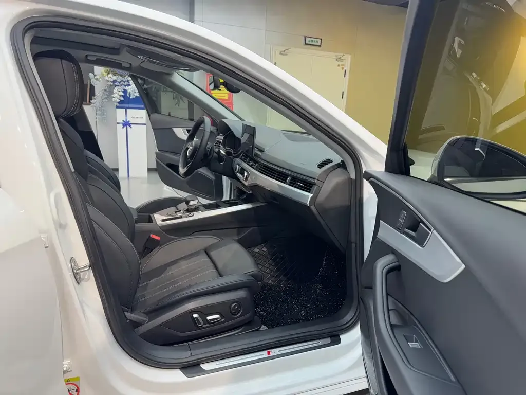 Audi A4L 2025 из CN, фото 3