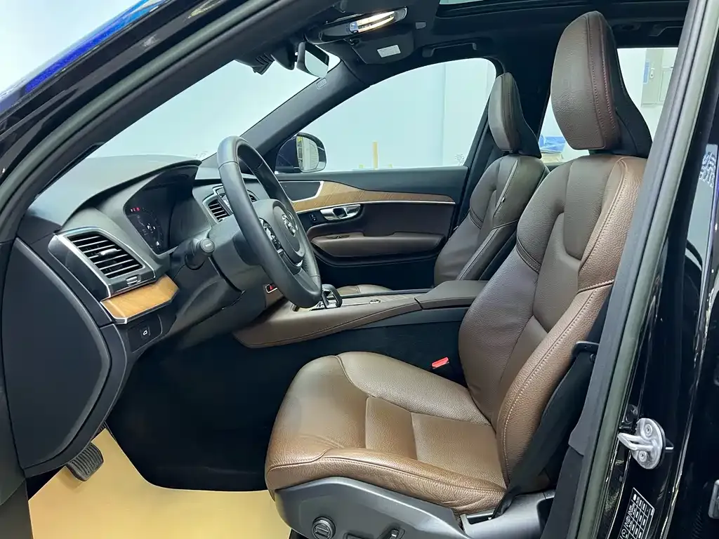 Volvo XC90 2023 из CN, фото 6