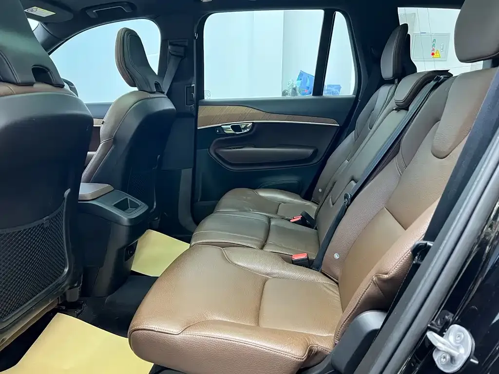 Volvo XC90 2023 из CN, фото 5