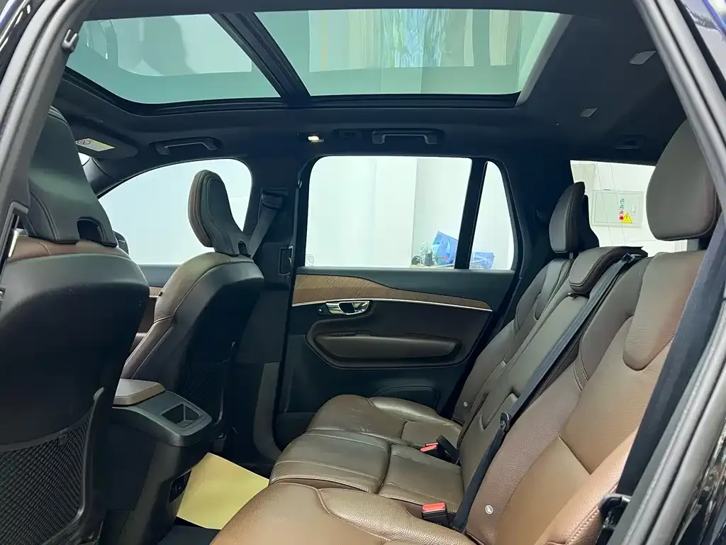 Volvo XC90 2023 из CN, фото 4