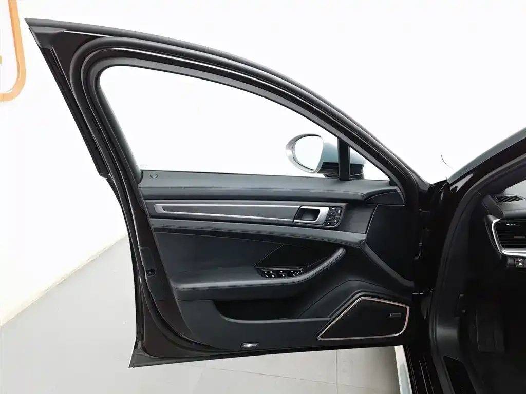 Porsche Panamera 2023 из CN, фото 3