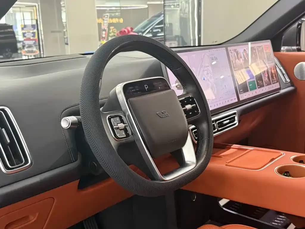 Li Auto L8 2023 из CN, фото 2