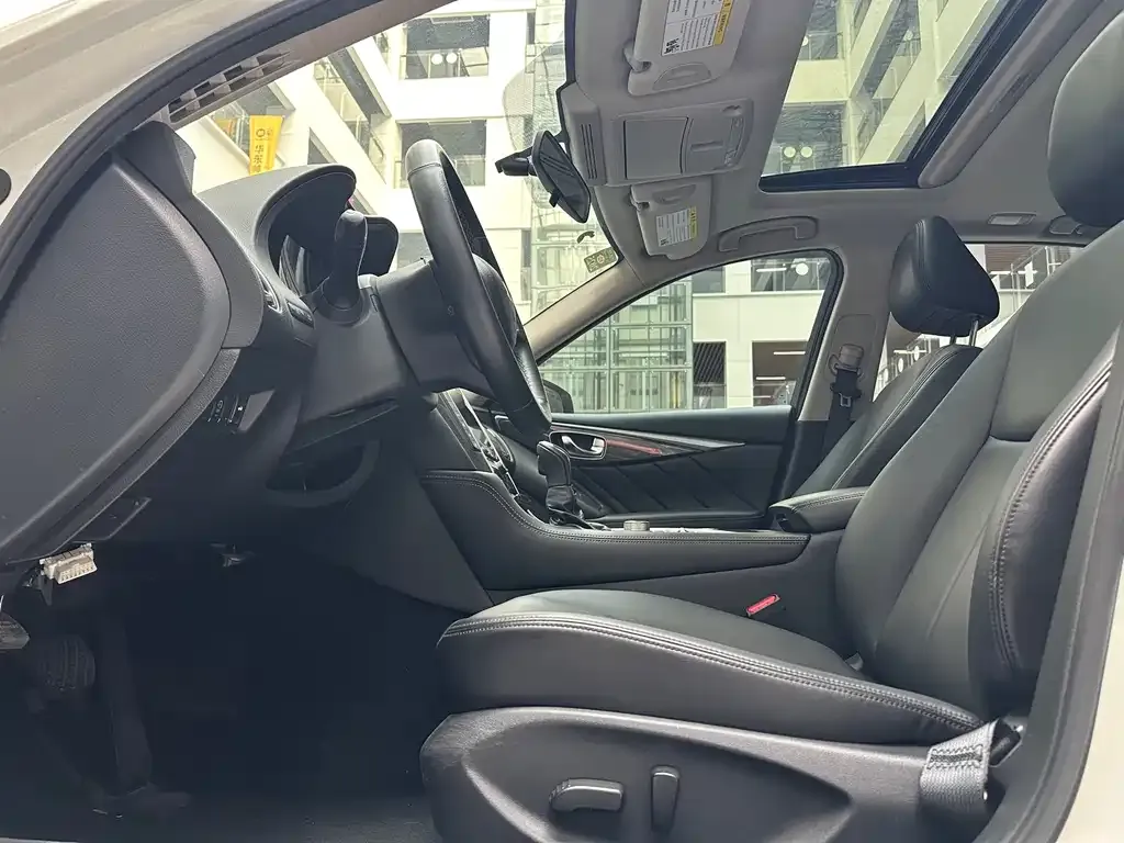 Infiniti Q50L 2023 из CN, фото 7