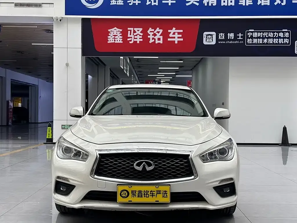 Infiniti Q50L 2023 из CN, фото 2