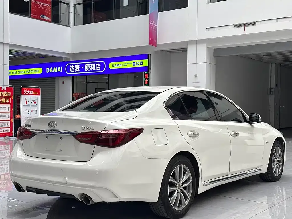 Infiniti Q50L 2023 из CN, фото 5